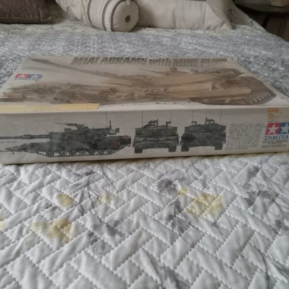 Tamiya M1A1 Abrams with Mine Plow 1/35 Sealed - Picture 6 of 6